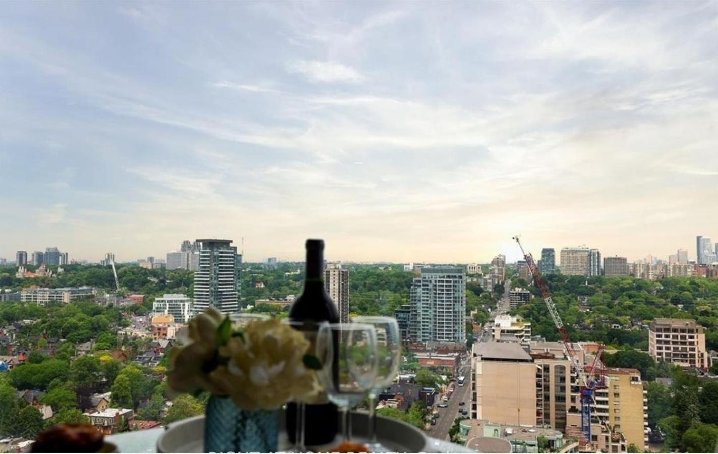 Luxury 2-Bedroom Apartment In Yorkville With The Best City View In Downtown Toronto Exterior photo